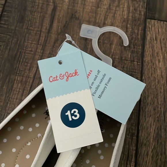 Cat & Jack slides little girls youth white slip on white shoe New size 13 - Picture 4 of 7